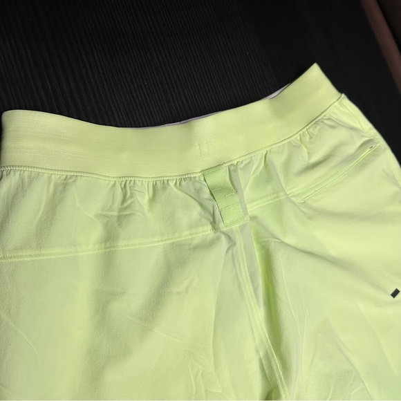 Lululemon License to Train Short 7" *Linerless NWT Size S (Faded Zap) - Picture 7 of 11